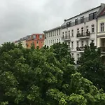 Winsstr. 68 * Berlin