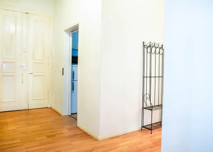 Apartman Winsstr. 68 *